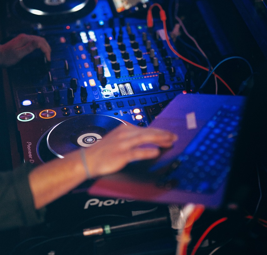  DJ + Animateur MC